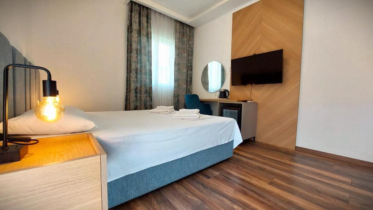 Apartments Mara Lux Будва Екстериор снимка